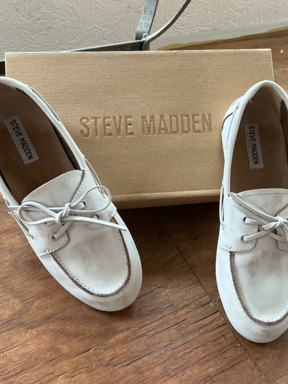 Women’s STEVE MADDEN SAG White Loafers ~ Size 8